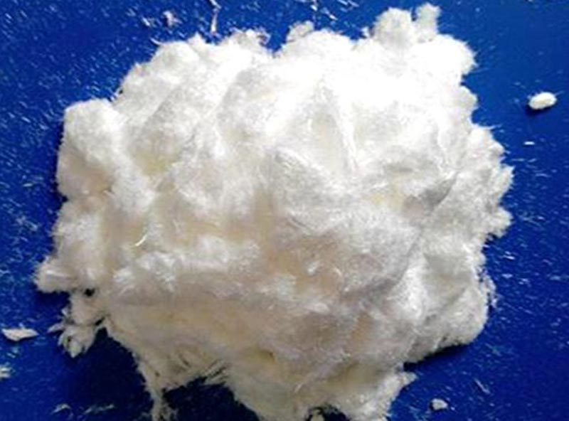 用酒精制作溶劑的反應，換成普通飲用酒的反應會怎樣呢？